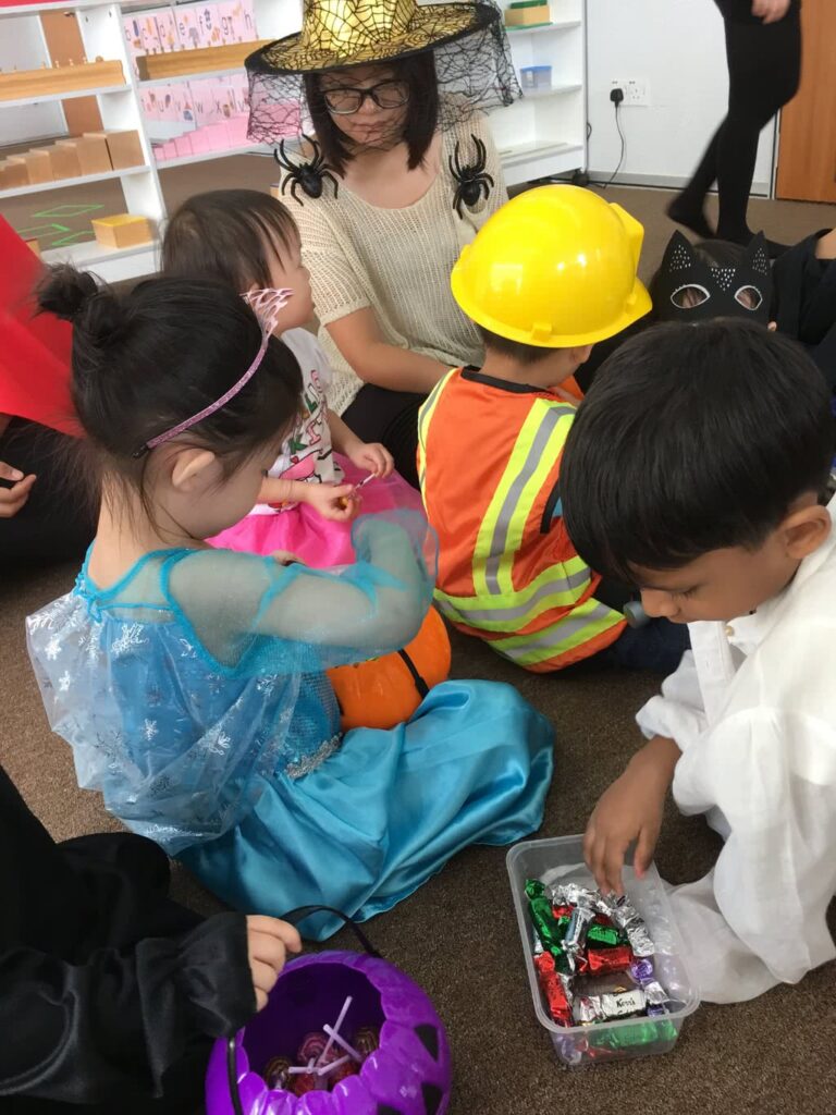 2016-Halloween-Montessori-Kids-Academy-35-e1524117965341