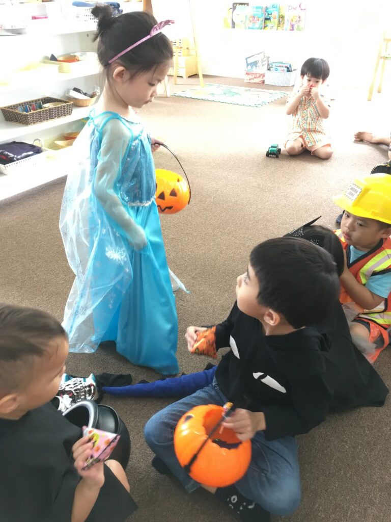 2016-Halloween-Montessori-Kids-Academy-39-e1524117827882