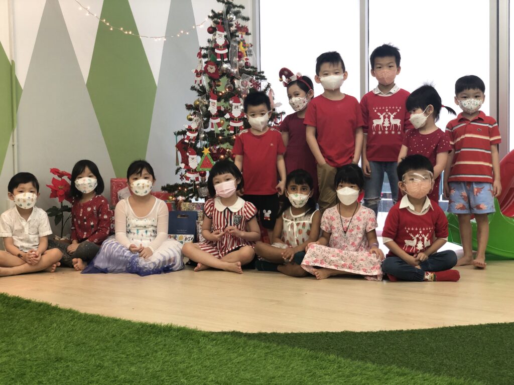 2021-Christmas-Party-1372