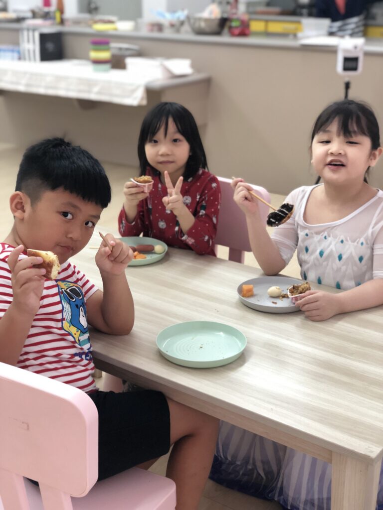 2021-Christmas-Party-1406