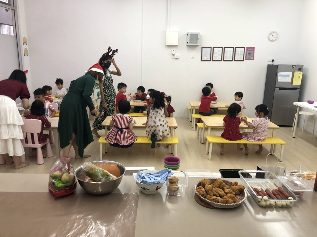 2021-Christmas-Party-1418