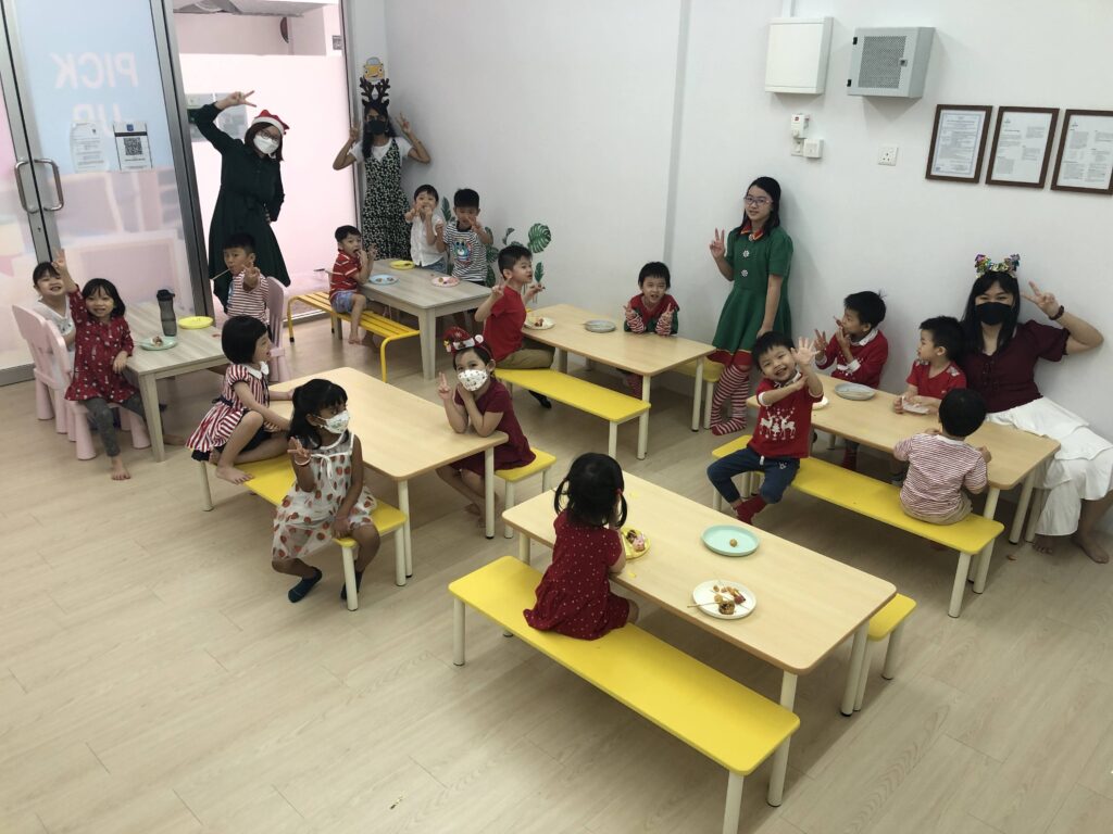 2021-Christmas-Party-1433