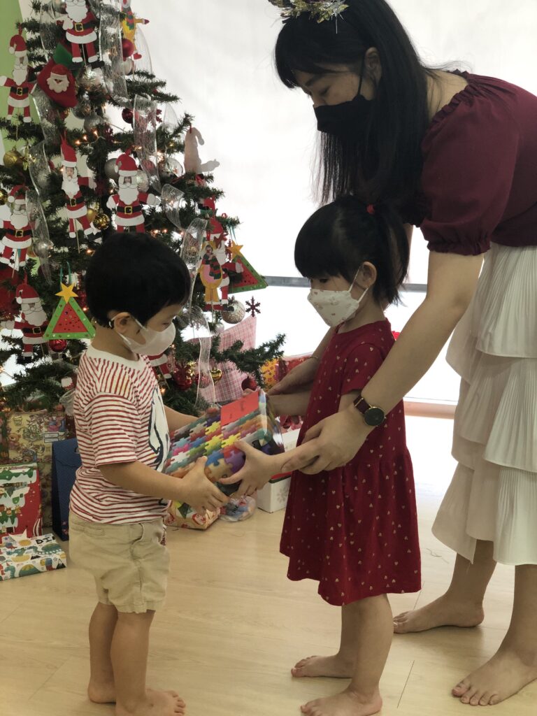 2021-Christmas-Party-1439