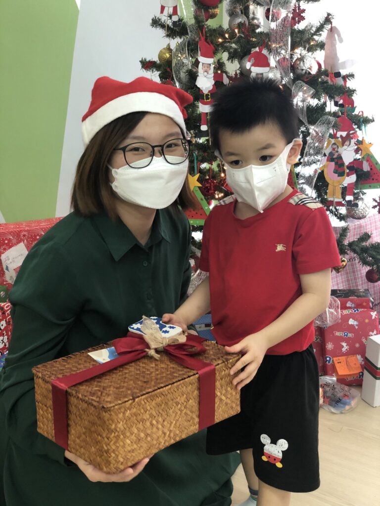 2021-Christmas-Party-1442