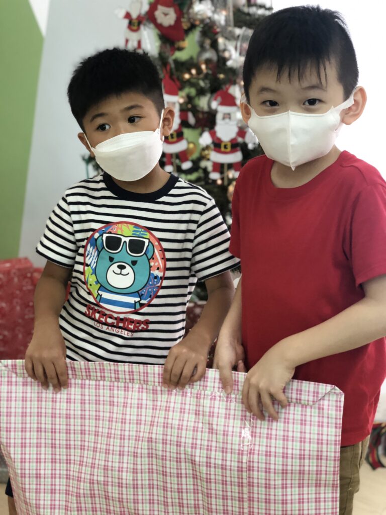 2021-Christmas-Party-1444