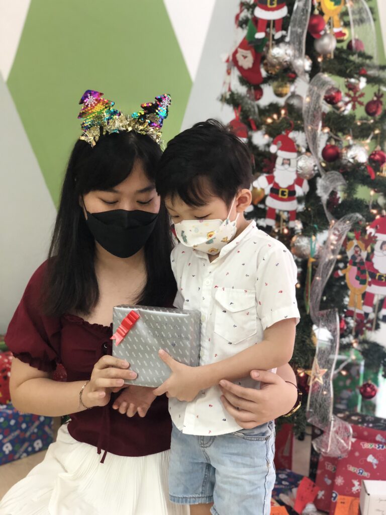 2021-Christmas-Party-1446