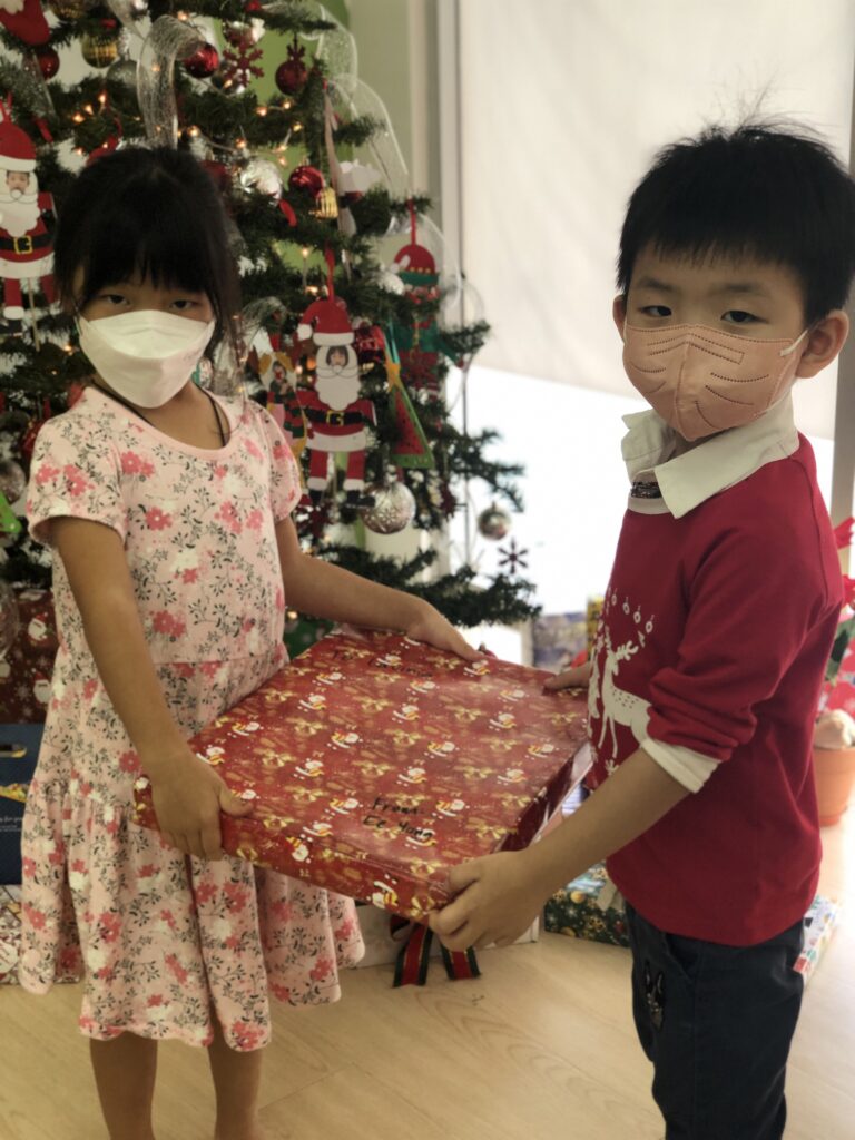 2021-Christmas-Party-1448