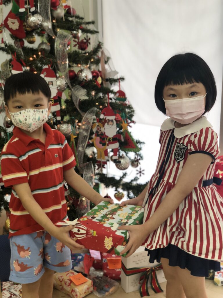 2021-Christmas-Party-1453