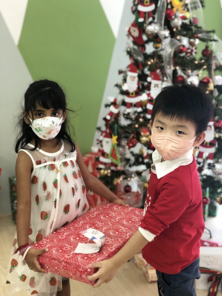 2021-Christmas-Party-1455