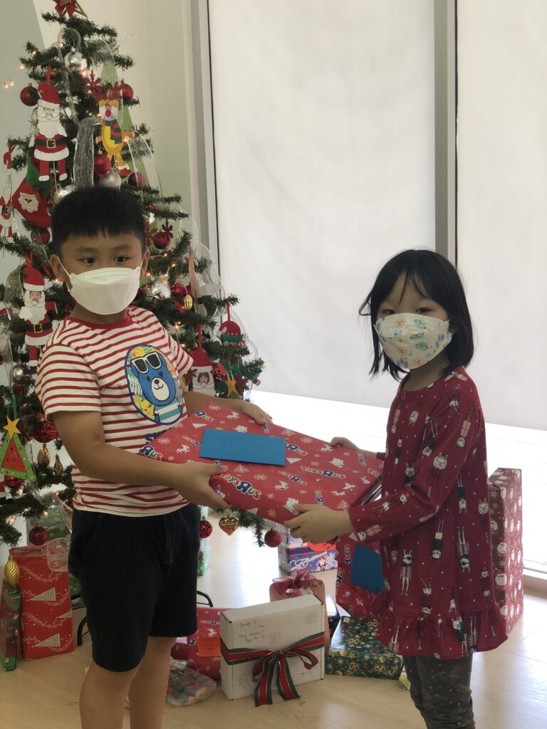 2021-Christmas-Party-1459