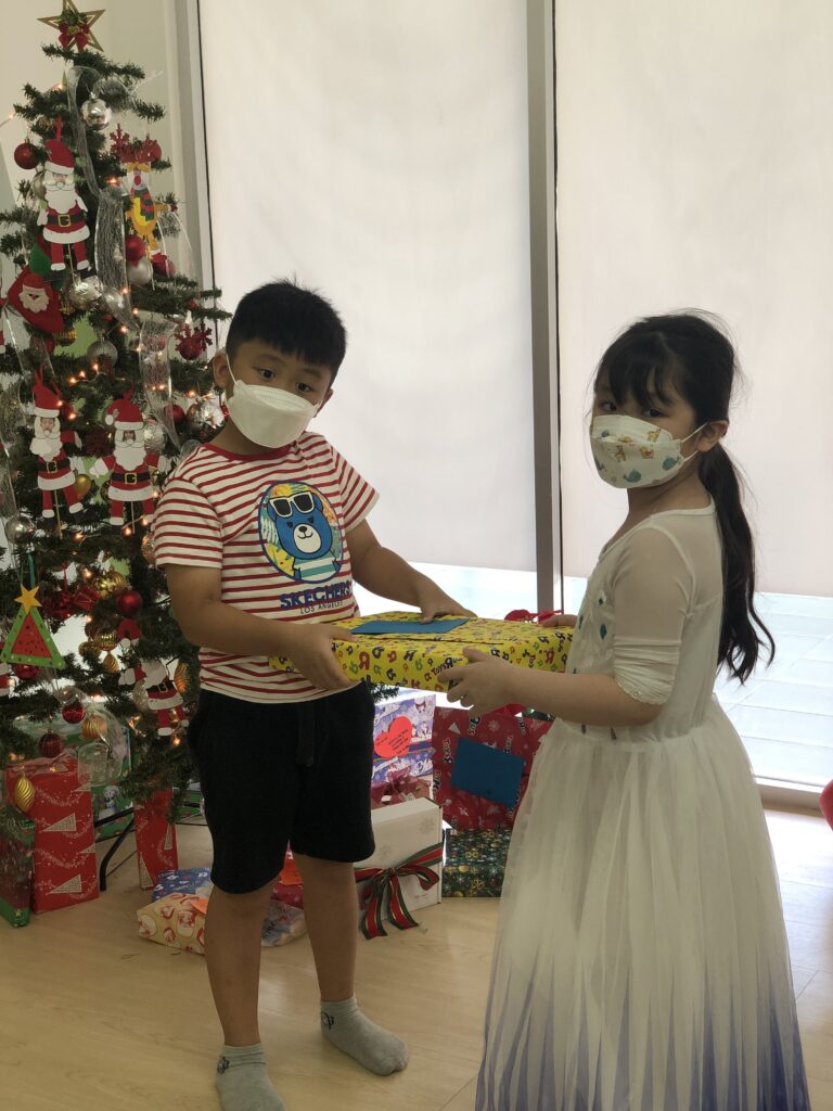 2021-Christmas-Party-1460