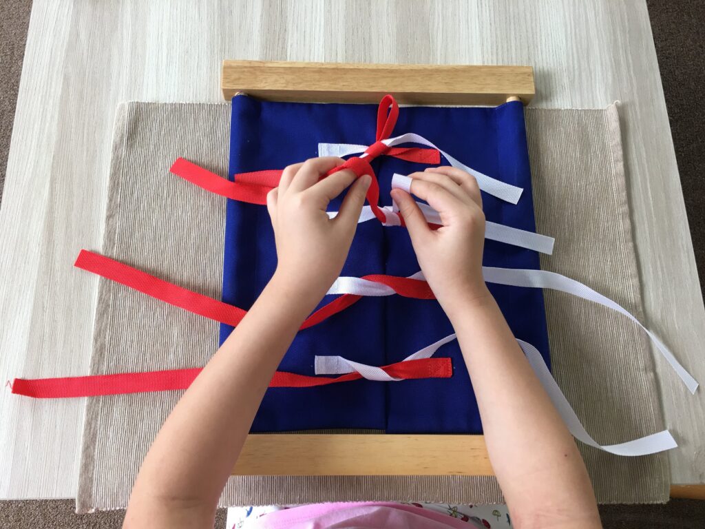 Montessori Kids Academy Bow Dressing Frame