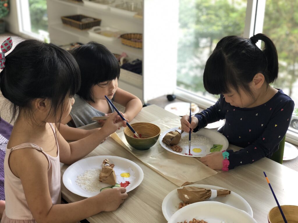 Montessori Kids Academy Painting Craft Activity